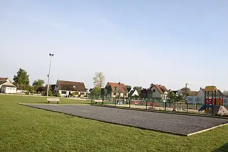 Francouzsky: une allée de boules