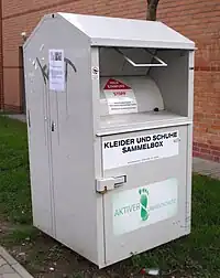 Altkleider-Container, AU Textilrecycling, Farbe: grau