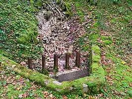 check_dam=rake, material=metal