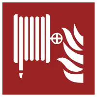 Wandhydrant / ange-schlossener Lösch-schlauch nach ISO 7010