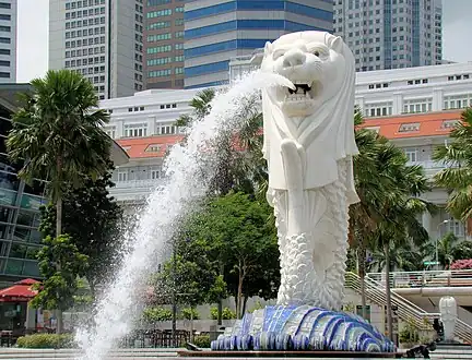 The Map Feature: Merlion sculpture and fountain.
