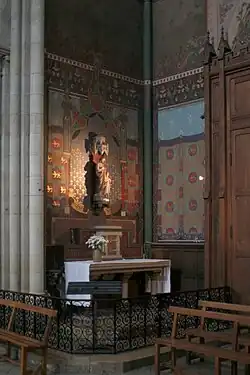 The south transept, on the right, houses the altar of Saint Joseph.