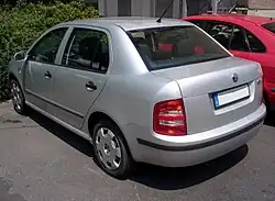 Saloon (pre-facelift)