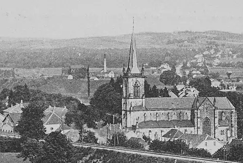 The same buildings from the Notre Dame du Bas church perspective, c. 1900.