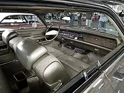 1971 Imperial LeBaron 4-door hardtop interior