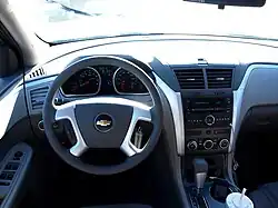 Interior (pre-facelift)