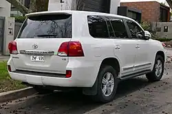 First facelift Toyota Land Cruiser Sahara (VDJ200)