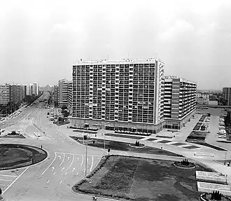 ALMO in the Obor Square, Bucharest, by Mircea Săndulescu, Antonio Teodorov, Eugen Cosmatu; engineers: M. Navodaru, L. Neagoe et al., 1973–1975[126]