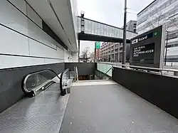 Access 6 with its escalator