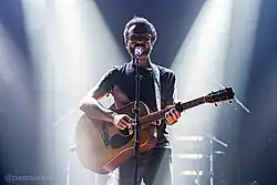 Ali Azimi performing live in Toronto. Photo by Pouria Afkhami