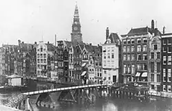 Jan Kruys lived and work near the Papenbridge in Amsterdam.