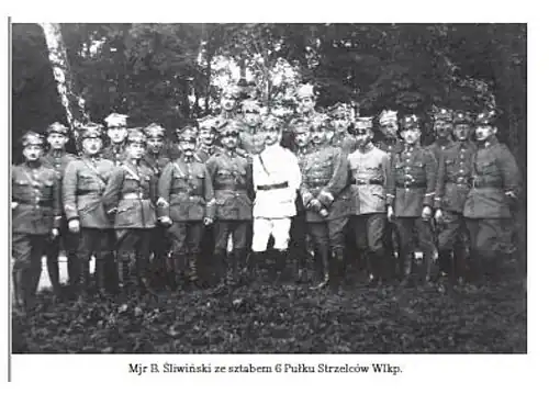 Bernard Śliwiński (middle) and his HQ, 1919