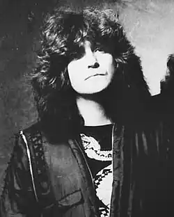 Bob Daisley in 1980 from Blizzard of Ozz (cropped close-up).jpg