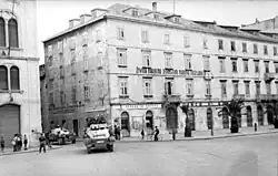 German troops on the Riva promenade. The signs read "Long live the IV. Operational Zone Commander, Comrade Vicko Krstulović", and "Long live the fighting unity of the Yugoslav nations"