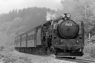 C62 3 hauling five carriages after its return to mainline services in 1988