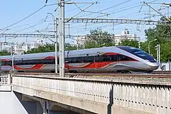 CR400BF-BS leaving Beijing South railway station