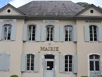 The town hall of Campan