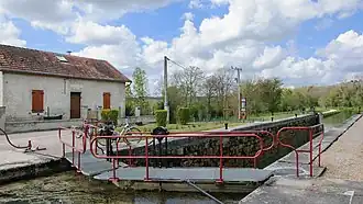 Lock 78 on the Bourgogne canal in Fulvy