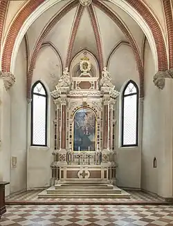 Third chapel on the left dedicated to the Loschi family