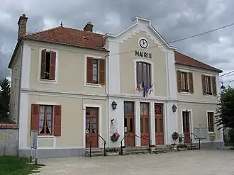 The town hall in Châtillon-la-Borde