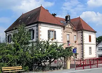 The town hall in Champey