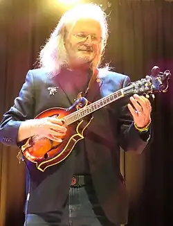 Leslie performing with Fairport Convention in 2022