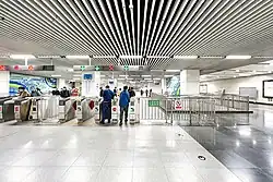 Line 10 concourse (April 2022)