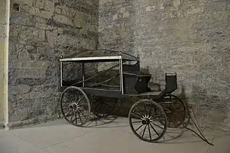 A hearse hippomobile (France)