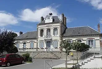 The town hall in Courlon-sur-Yonne
