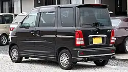Facelifted Daihatsu Atrai Wagon (2001-2005)