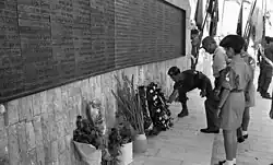 Moshe Dayan lays a wreath at the Paratroopers Memorial in 1969