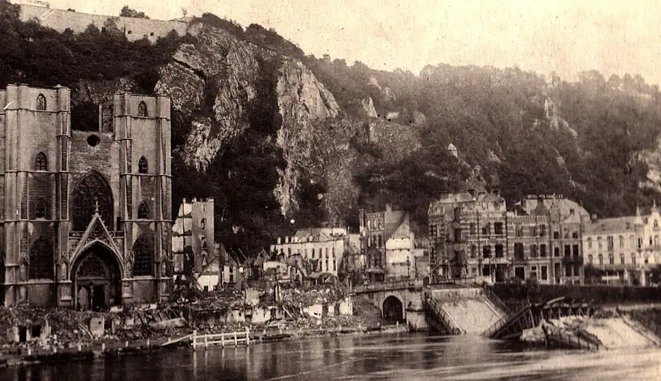The collegiate church and the destroyed bridge