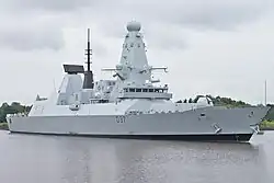 HMS&nbsp;Duncan with fully enclosed mainmast to reduce RCS (photographed in 2012)