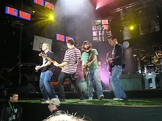 El Canto del Loco in concert in Oviedo.