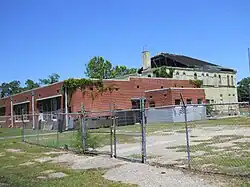 1949 addition (foreground), southwest elevation in 2017