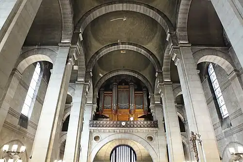 The organ of the tribune