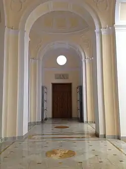 Right side aisle and tomb of the archbishops