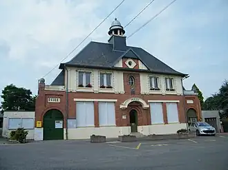 The town hall in Gentelles