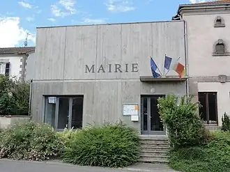 The town hall in Hénaménil