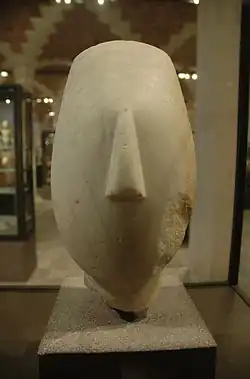 Cycladic statue 2700–2300 BCE. Head from the figure of a woman, H. 27 centimetres (11&nbsp;in)