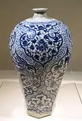 Hexagonal vase with paired phoenixes, China, Jingdezhen kiln.