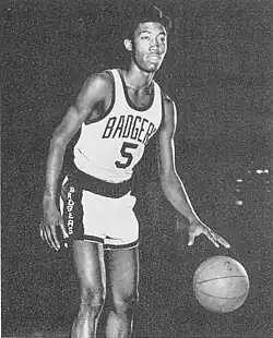 Weaver as a junior with the Badgers