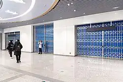 Line 3 transfer node on the west side of the Line 17 concourse