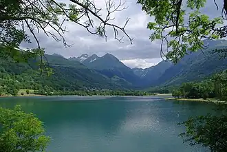 Lake Génos-Loudenvielle seen from the north, with Loudenvielle across the lake