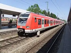 Class 423 on line S2 in München-Laim station
