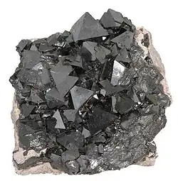 Raw magnetite cluster