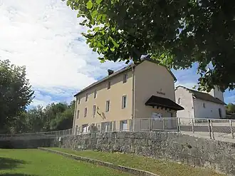 The town hall in Avignon-lès-Saint-Claude