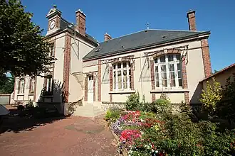 The town hall in Bailleau-Armenonville