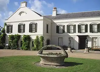 Samarès Manor in 2011