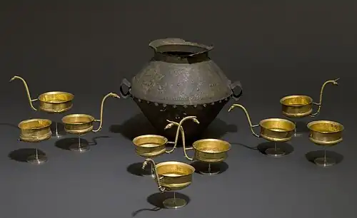 Amphora and golden bowls from Funen, Denmark, c. 1000 BC
